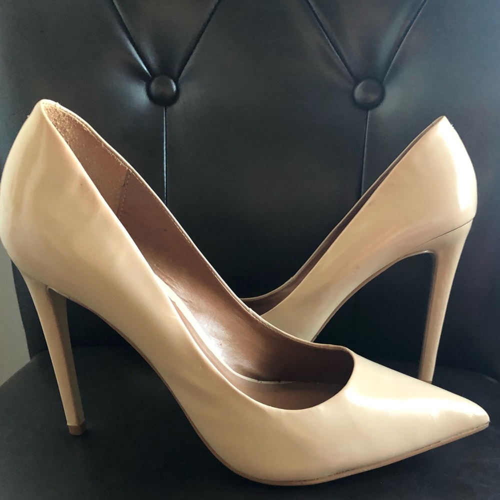 Nude Steve Madden Pumps